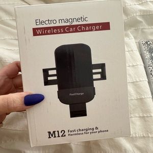 NIB Electromagnetic Wireless Car Charger